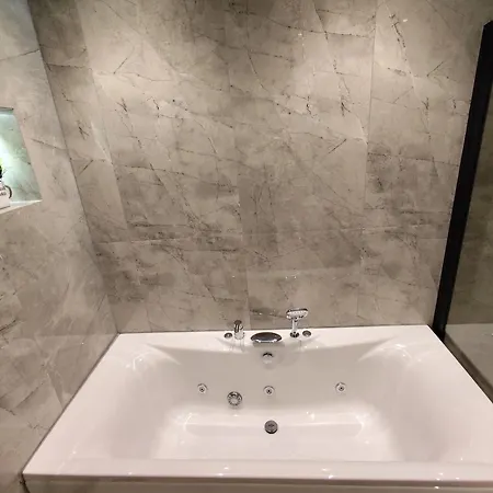 Appartamento Meteora Gold And Glass